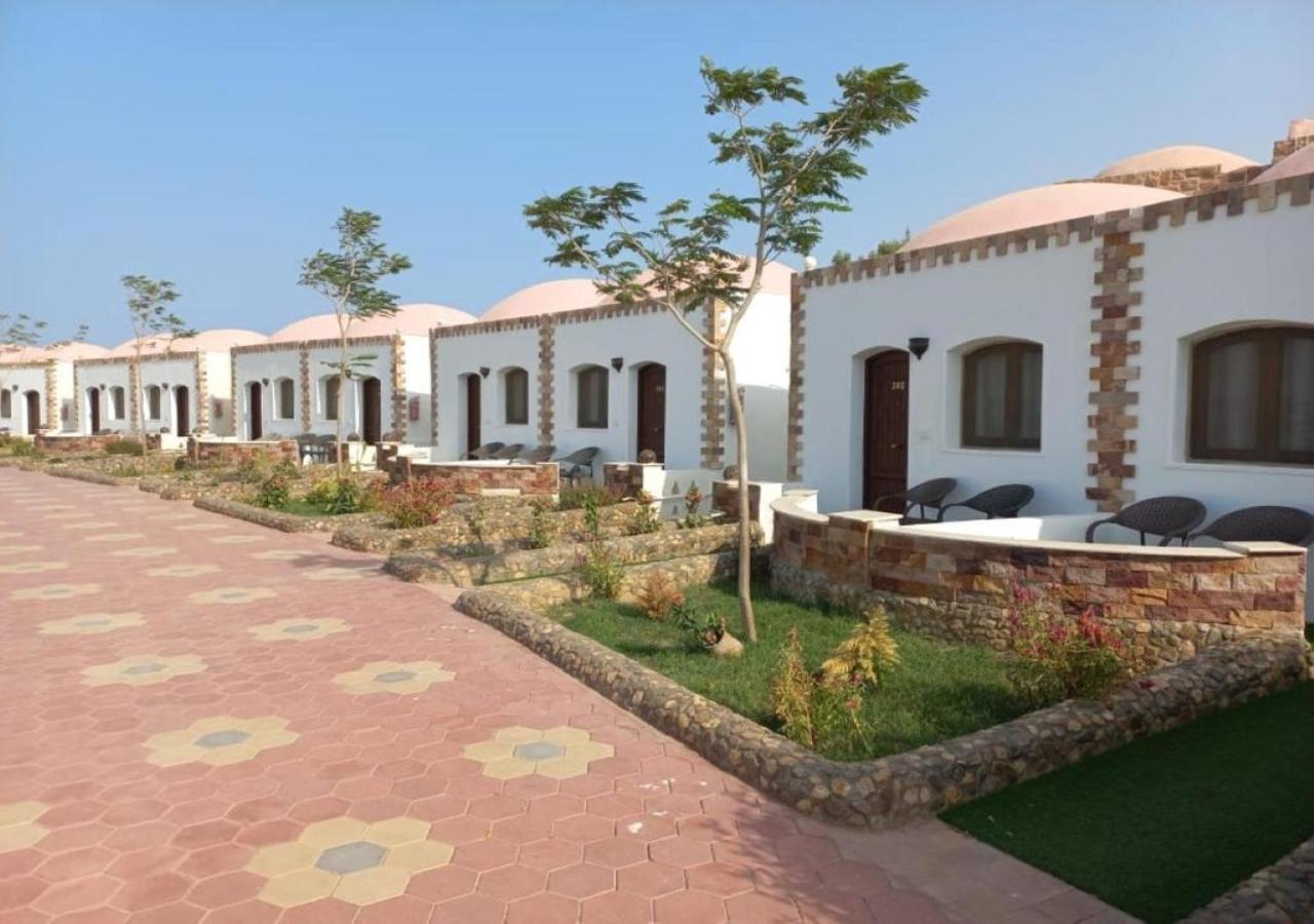 Dolphin Continental Hotel El Qoseir Bagian luar foto